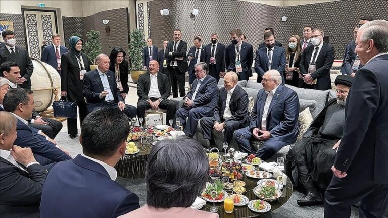 En Eurasia se reunieron los países emergentes y Europa reforzó la disputa contra Rusia.