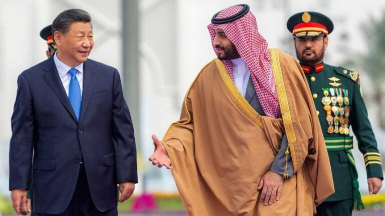 China aumenta su influencia en Arabia y crece la tensión política en Perú y Argentina